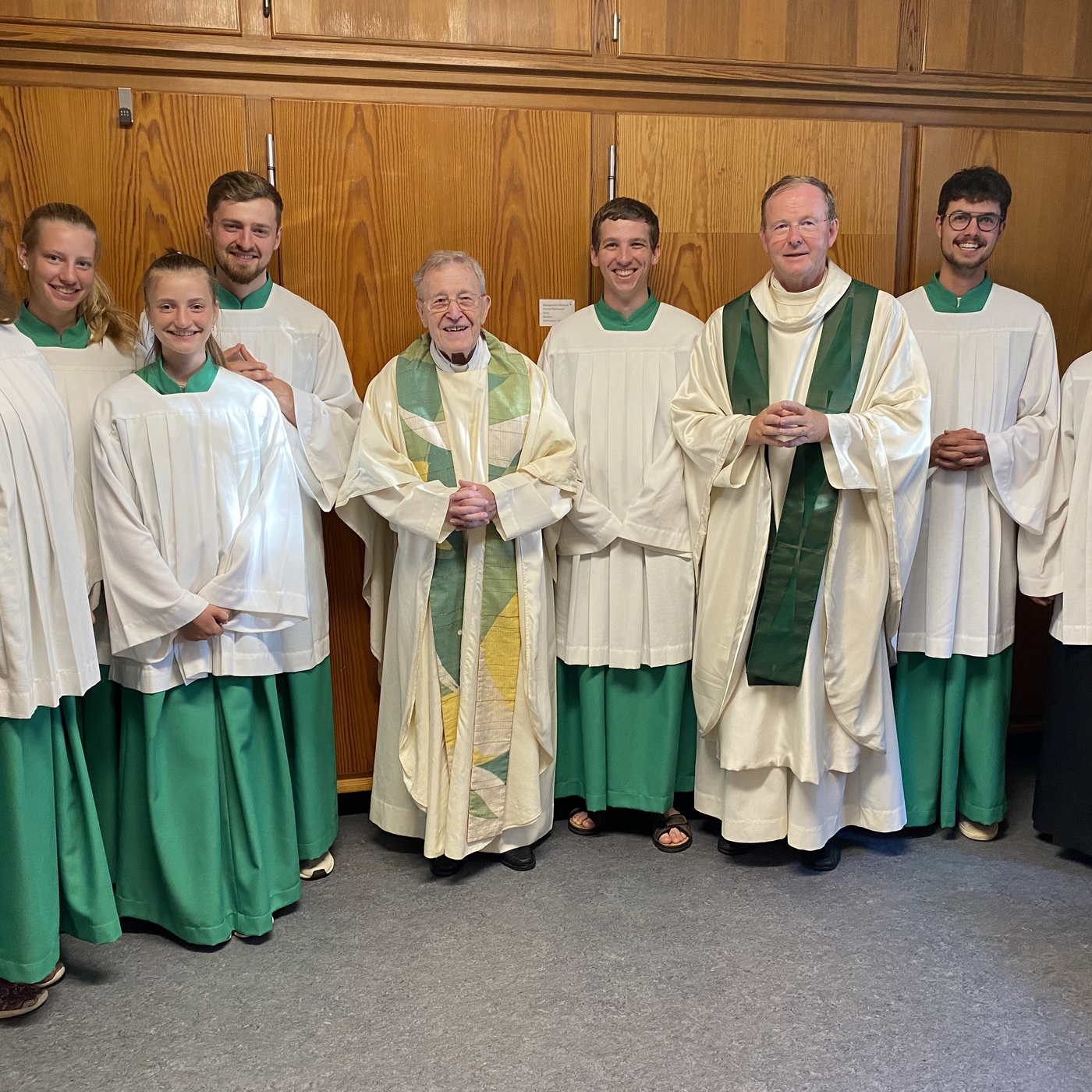 Kardinal Kasper feiert Hl. Messe in Regina Pacis